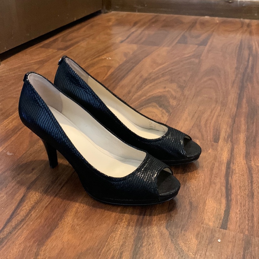 Calvin Klein women’s black heels size 8